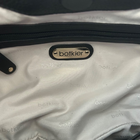 Large Botkier Studded Black Leather Shoulder Bag Barely Used Storage Bag - Picture 6 of 11